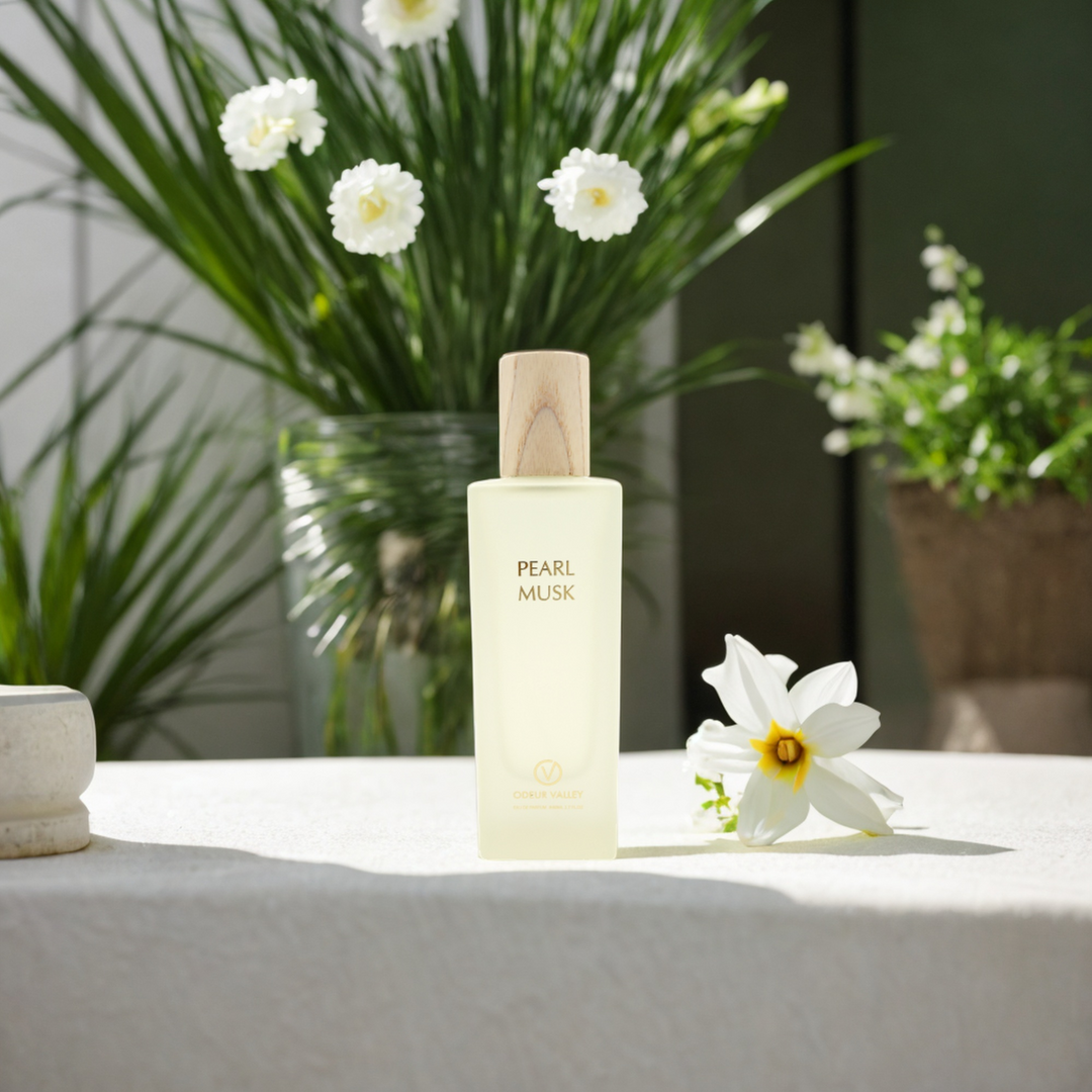 Luxury Pearl Musk fragrance with rose, lily of the valley, amber, and moss accents.

Odeur Valley Pearl Musk — sophisticated unisex scent in a sleek frosted bottle